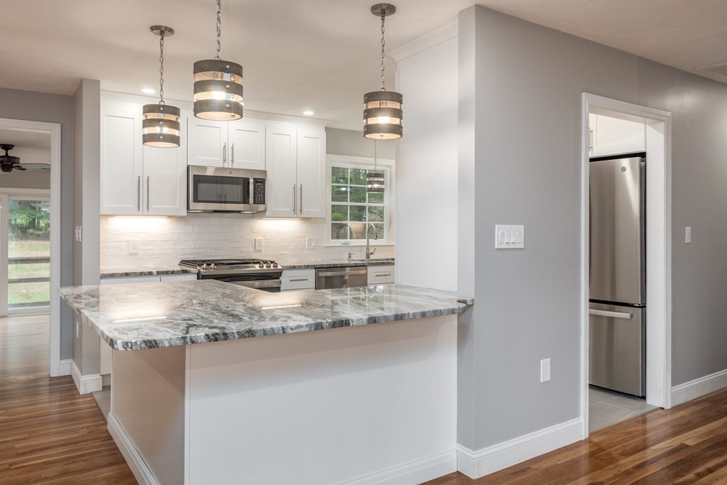 41 Mark Road North Andover, MA 01845 - Photo 8 of 34 Gallery Image 8