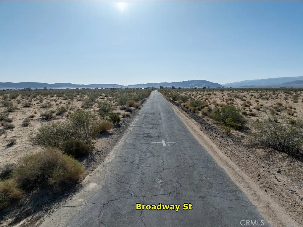 4773 California Joshua Tree, CA 92252 - Photo 13 of 14 a view of a pathway