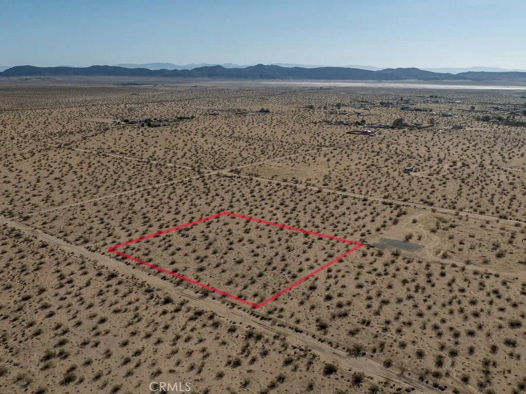 4773 California Joshua Tree, CA 92252 - Photo 4 of 14 a view of a lake view