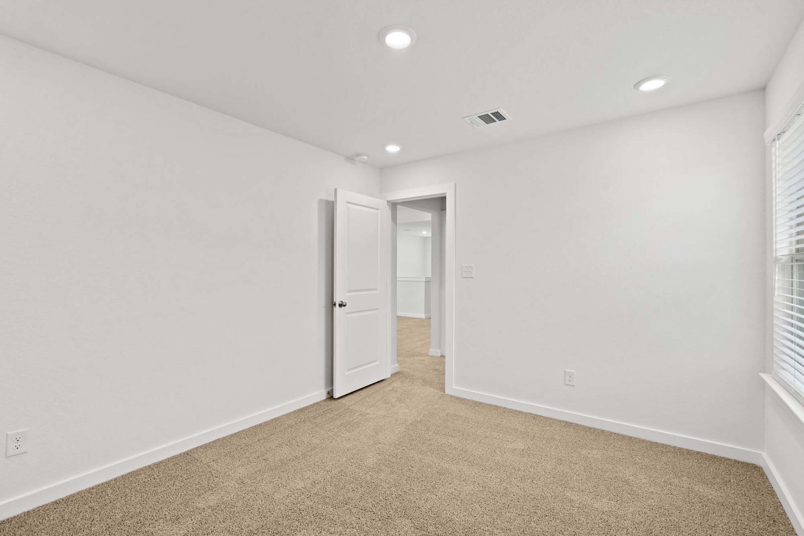 533 Bloomington Loop Hutto, TX 78634 - Photo 27 of 36