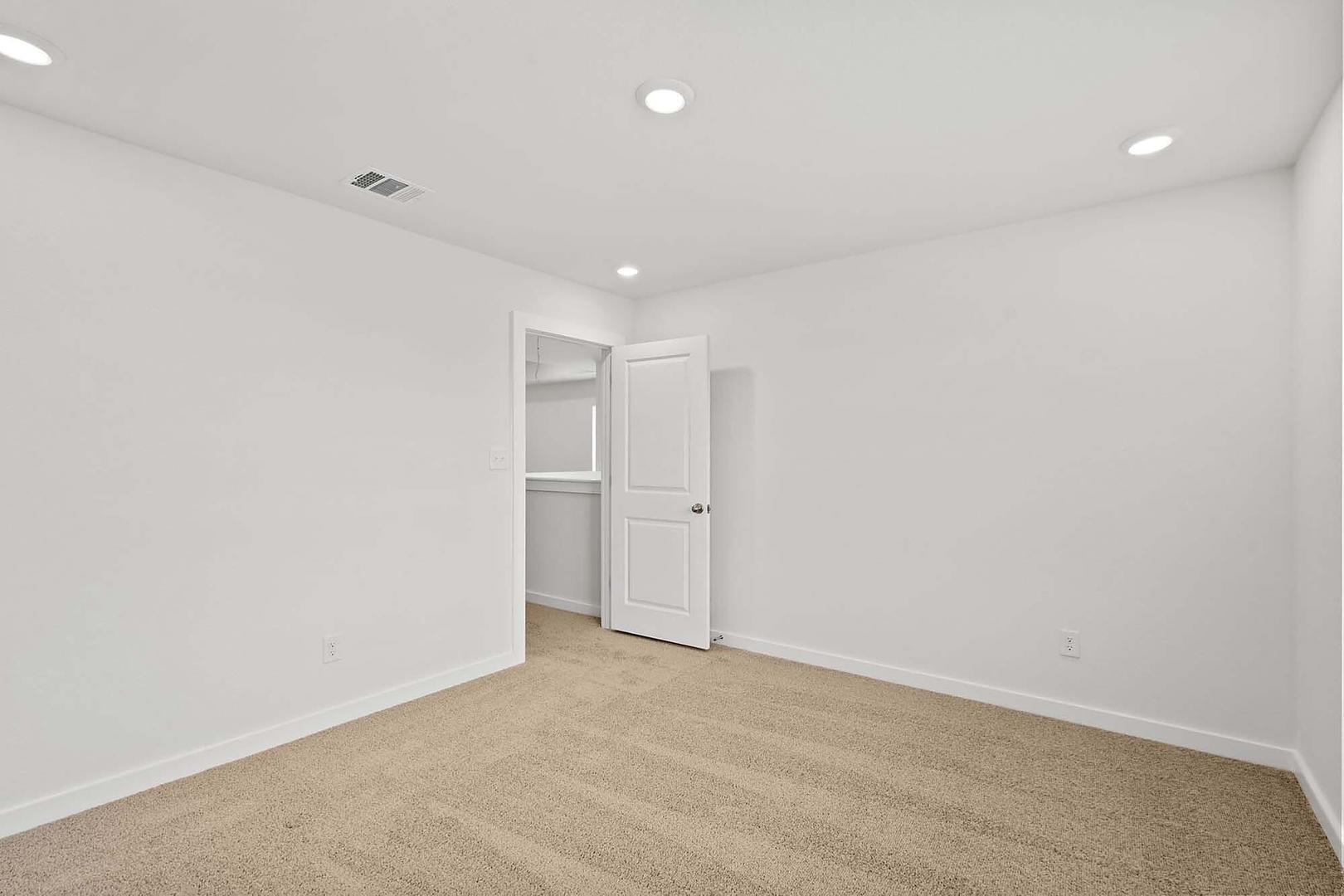 533 Bloomington Loop Hutto, TX 78634 - Photo 28 of 36