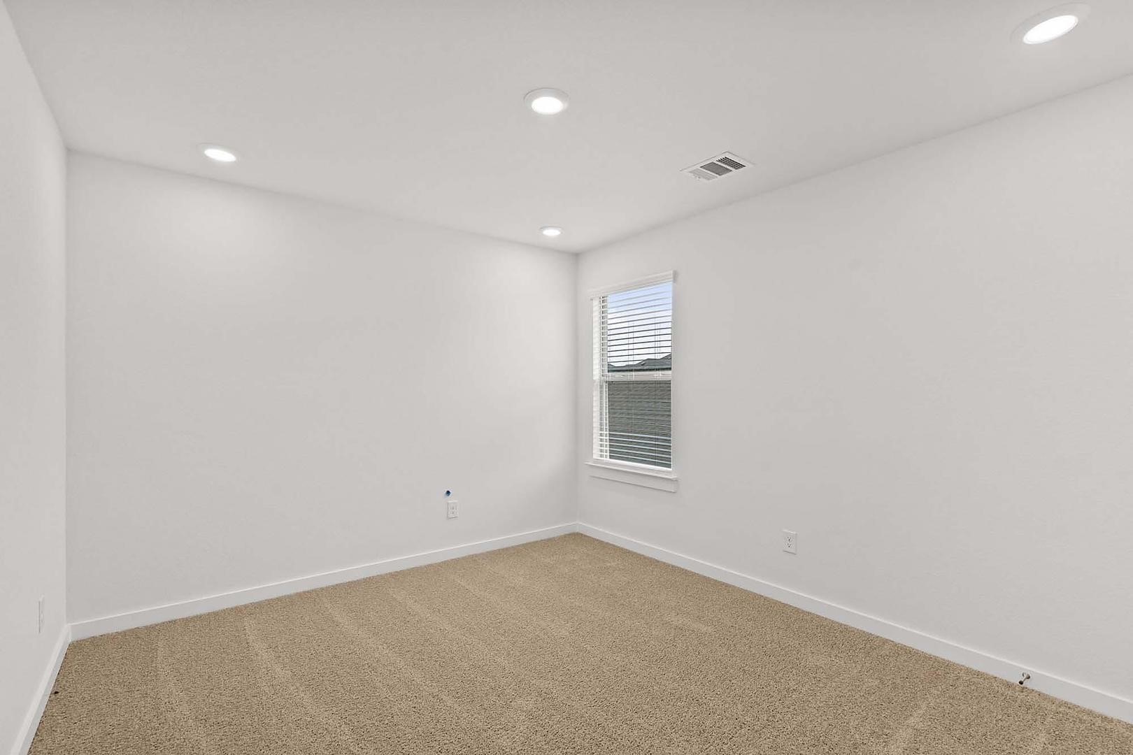533 Bloomington Loop Hutto, TX 78634 - Photo 29 of 36