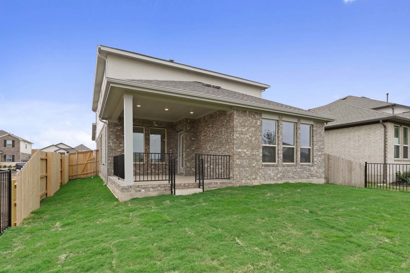533 Bloomington Loop Hutto, TX 78634 - Photo 31 of 36