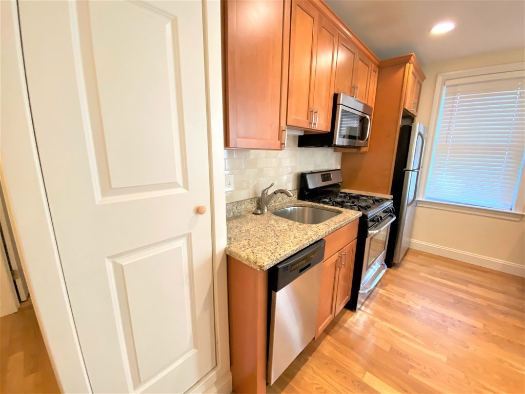 17 Cutler Street Winthrop, MA 02152 - Photo 11 of 15