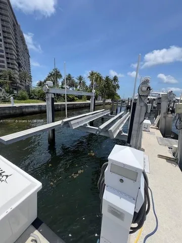 $550,000 | 4 Grove Isle Drive, Miami, FL 33133