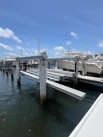 $550,000 | 4 Grove Isle Drive, Miami, FL 33133