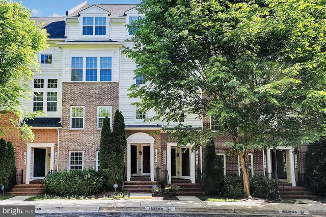 $2,700 | 19461 Dover Cliffs Circle, Unit 19461, Germantown, MD 20874