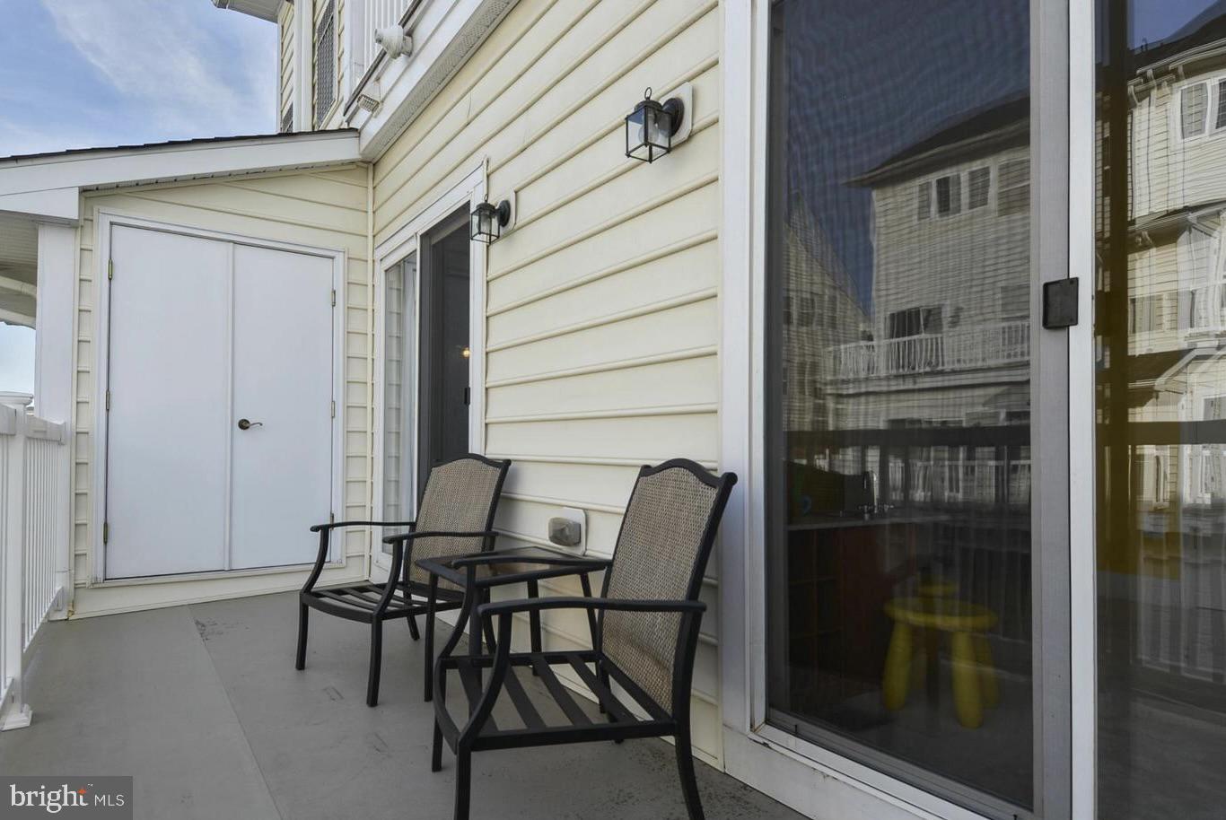 19461 Dover Cliffs Circle, Unit 19461 Germantown, MD 20874 - Photo 6 of 13 a view of an outdoor space with seating area