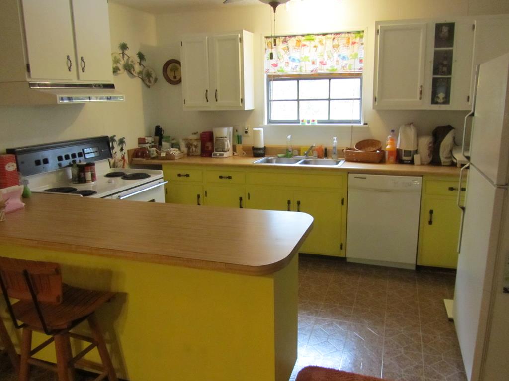 309 Howell Street Eastpoint, FL 32328 - Photo 8 of 37