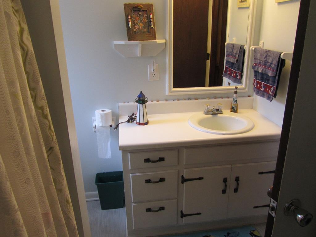 309 Howell Street Eastpoint, FL 32328 - Photo 10 of 37