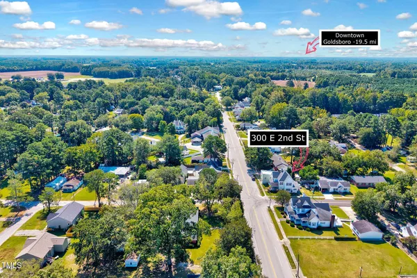 $199,999 | 300 East 2nd Street, Kenly, NC 27542