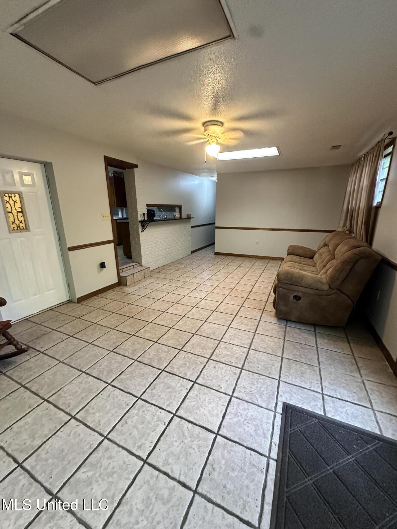 24076 Highway 8 Grenada, MS 38901 - Photo 14 of 21 IMG_6785