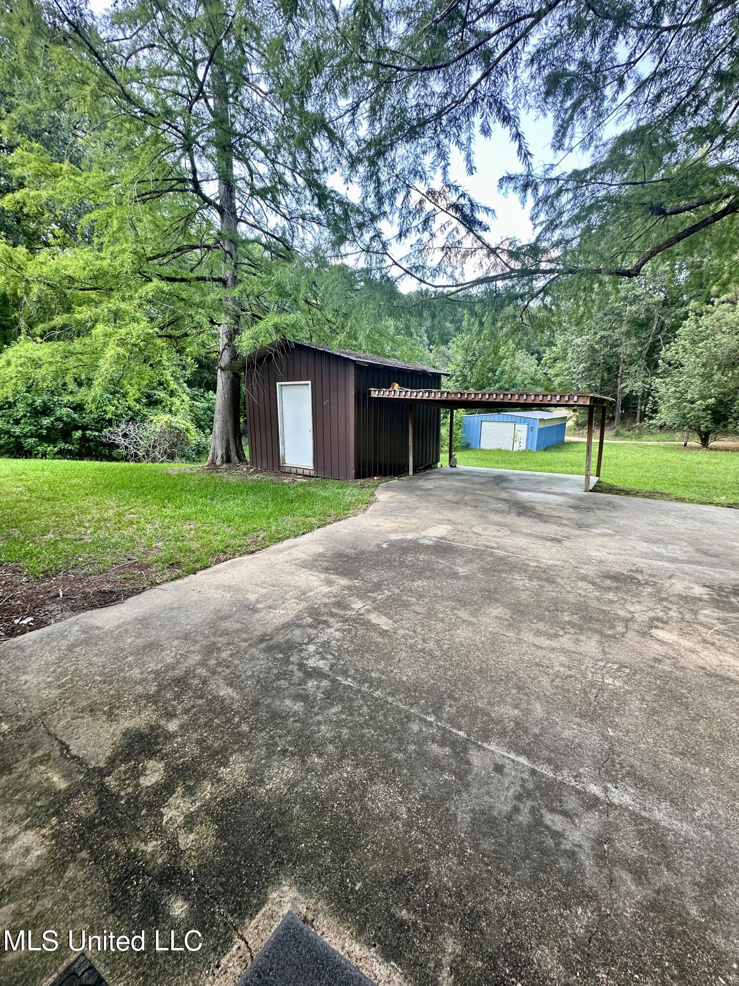 24076 Highway 8 Grenada, MS 38901 - Photo 7 of 21 IMG_6435