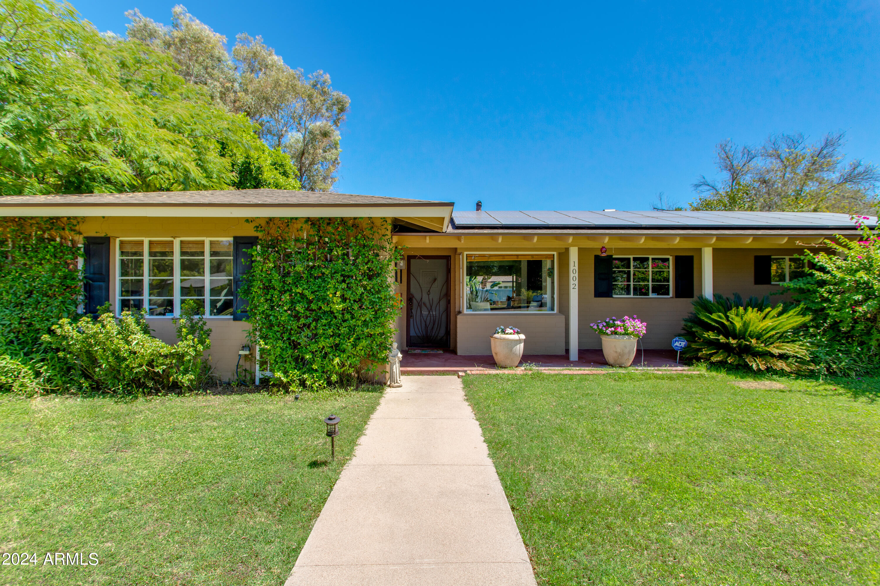 1002 West Solano Drive Phoenix, AZ 85013 - Photo 1 of 24 10-Solano