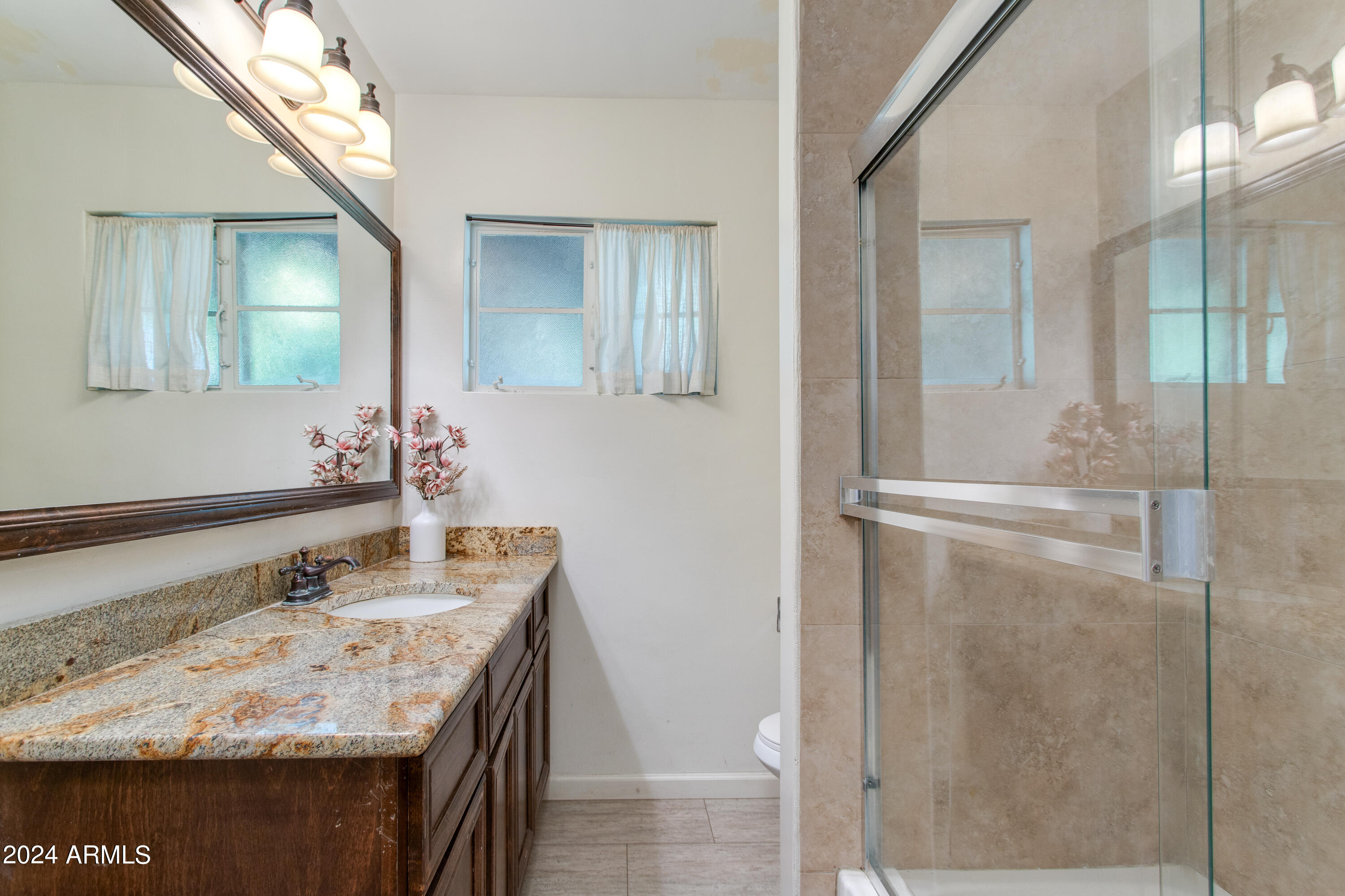 1002 West Solano Drive Phoenix, AZ 85013 - Photo 13 of 24 32-Solano