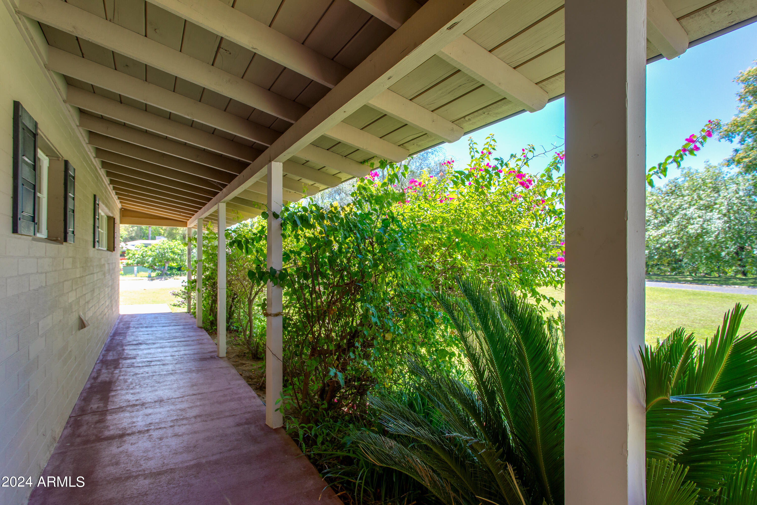 1002 West Solano Drive Phoenix, AZ 85013 - Photo 3 of 24 11-Solano