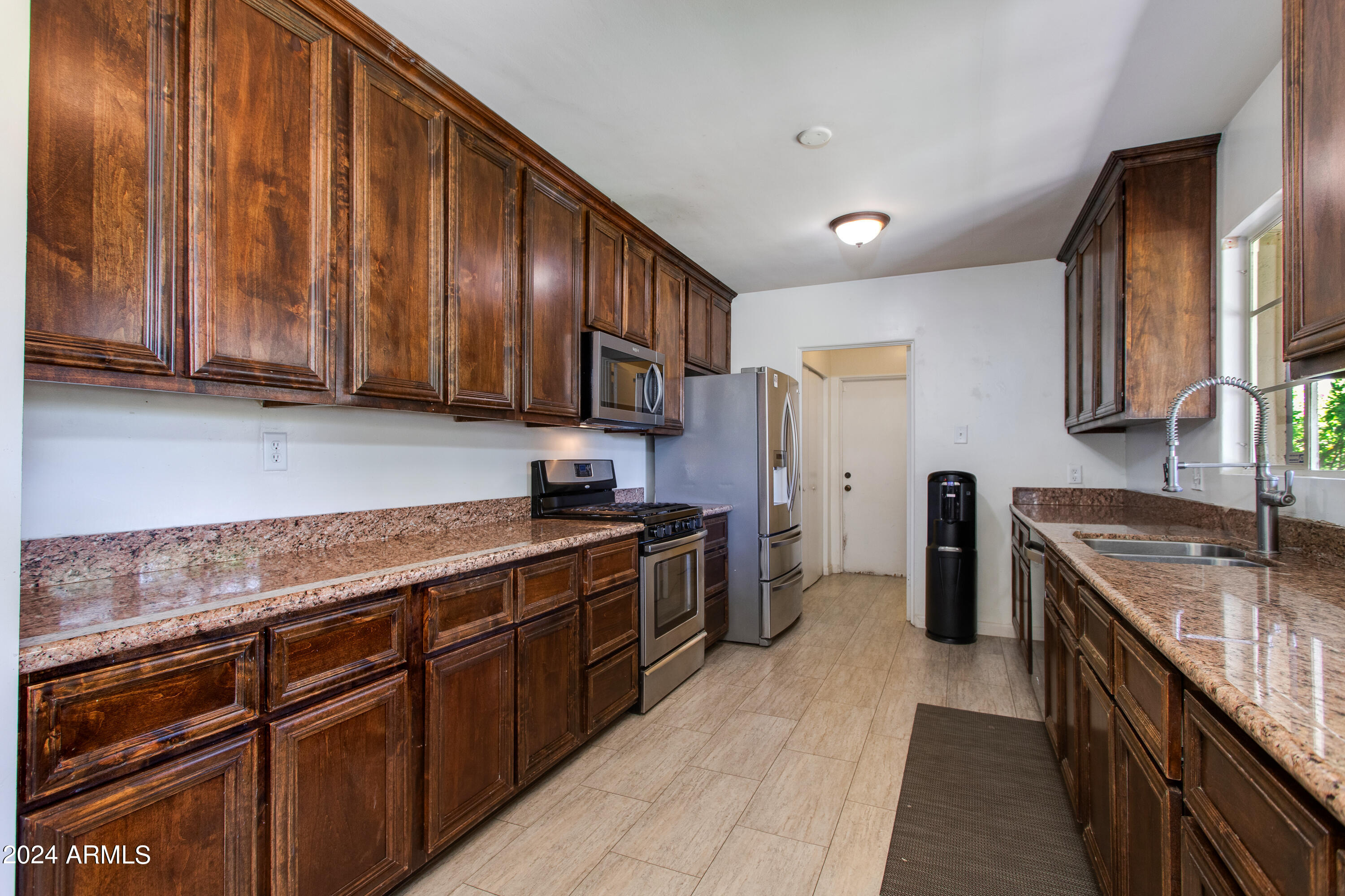 1002 West Solano Drive Phoenix, AZ 85013 - Photo 7 of 24 16-Solano