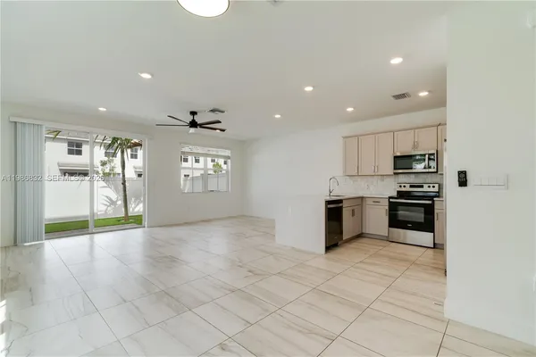 $4,440 | 230 Southwest 170th Avenue, Pembroke Pines, FL 33027