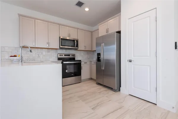 $4,450 | 230 Southwest 170th Avenue, Pembroke Pines, FL 33027