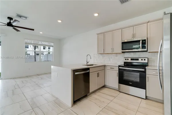 $4,440 | 230 Southwest 170th Avenue, Pembroke Pines, FL 33027