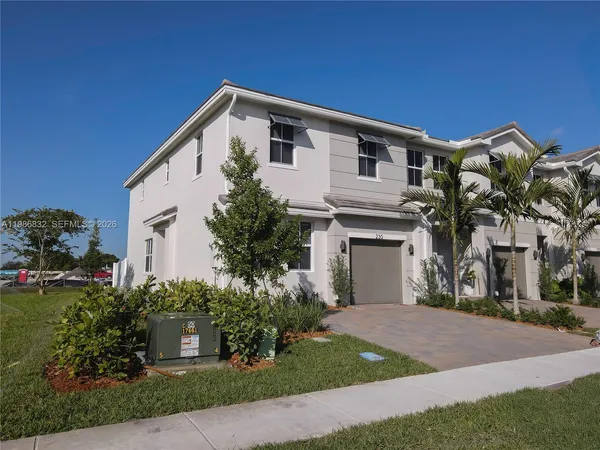 $4,450 | 230 Southwest 170th Avenue, Pembroke Pines, FL 33027