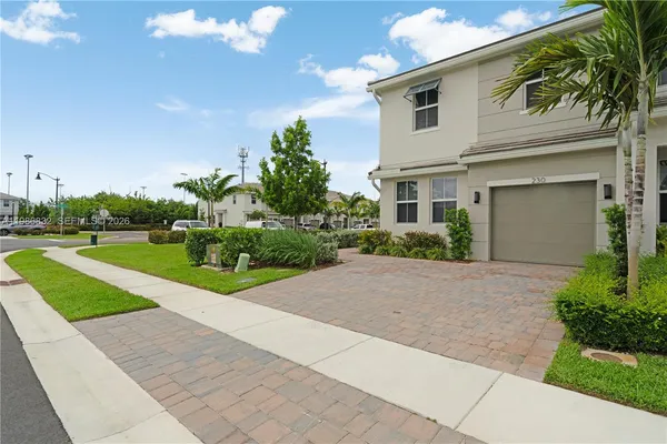 $4,440 | 230 Southwest 170th Avenue, Pembroke Pines, FL 33027