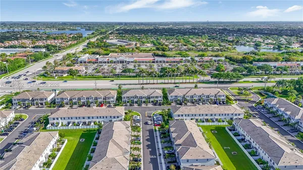 $4,440 | 230 Southwest 170th Avenue, Pembroke Pines, FL 33027