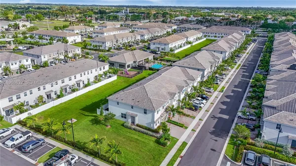 $4,440 | 230 Southwest 170th Avenue, Pembroke Pines, FL 33027