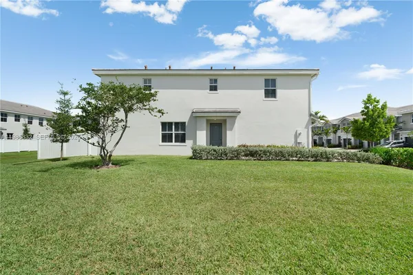 $4,440 | 230 Southwest 170th Avenue, Pembroke Pines, FL 33027