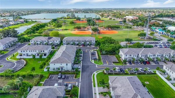 $4,440 | 230 Southwest 170th Avenue, Pembroke Pines, FL 33027