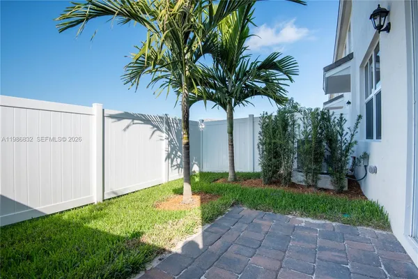 $4,450 | 230 Southwest 170th Avenue, Pembroke Pines, FL 33027