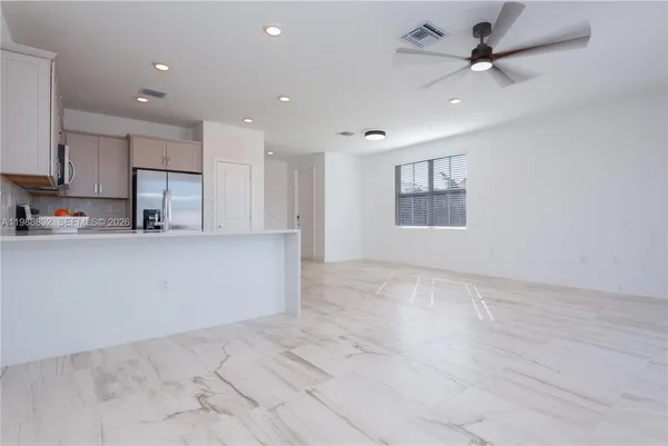 $4,450 | 230 Southwest 170th Avenue, Pembroke Pines, FL 33027