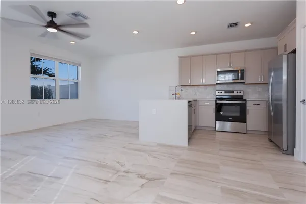 $4,450 | 230 Southwest 170th Avenue, Pembroke Pines, FL 33027