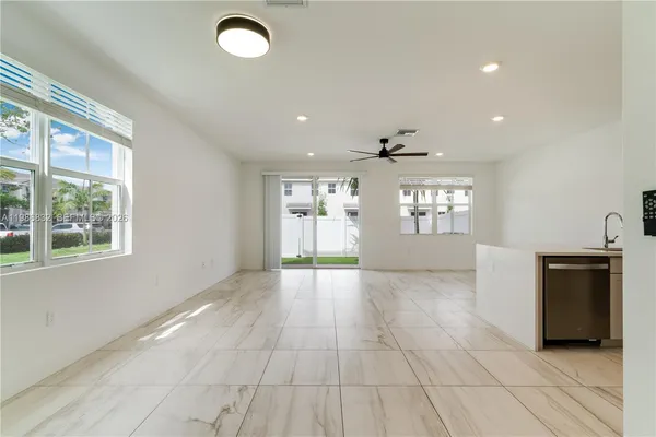 $4,440 | 230 Southwest 170th Avenue, Pembroke Pines, FL 33027