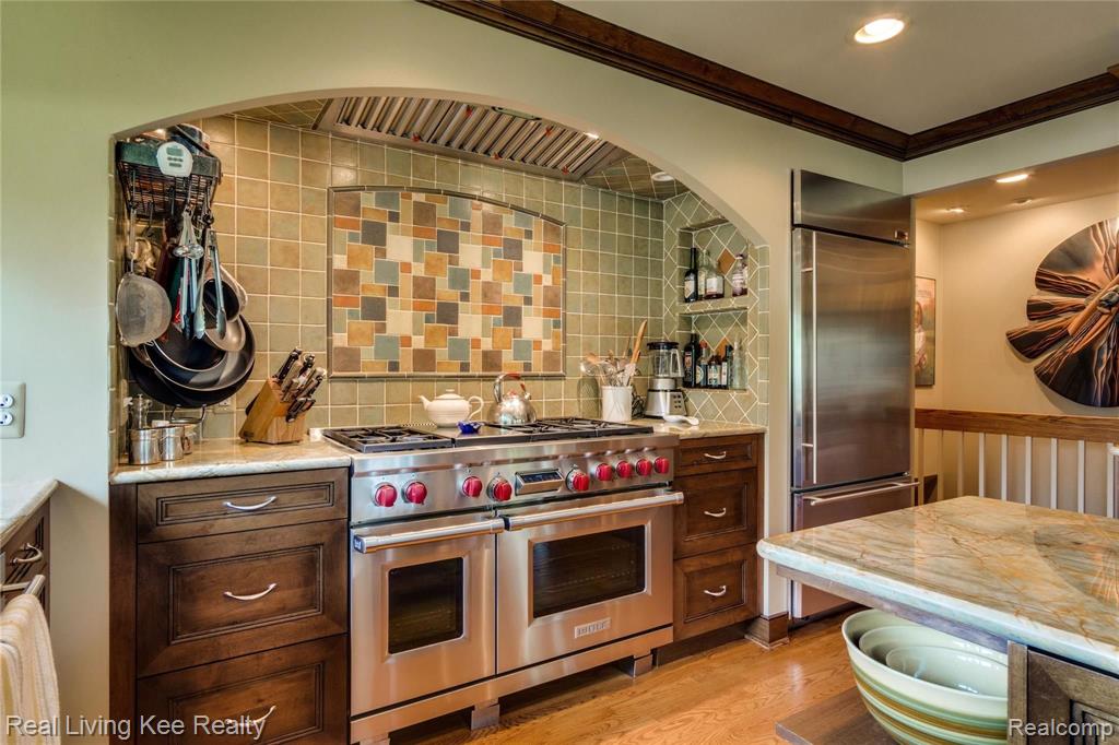 936 Pine Trail Drive Rochester Hills, MI 48307 - Photo 27 of 37