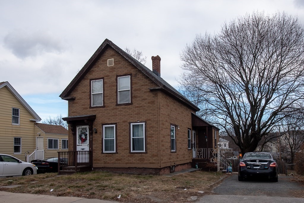 39 Greenwood Street Worcester, MA 01607 - Photo 1 of 15 Gallery Image 1