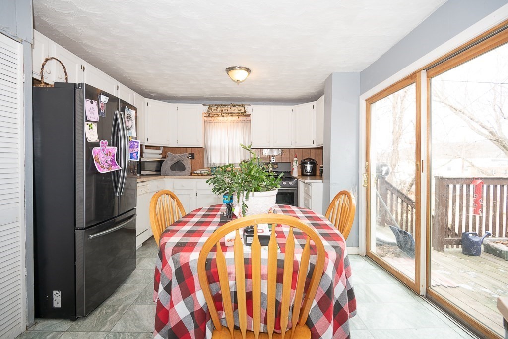 39 Greenwood Street Worcester, MA 01607 - Photo 3 of 15 Gallery Image 3