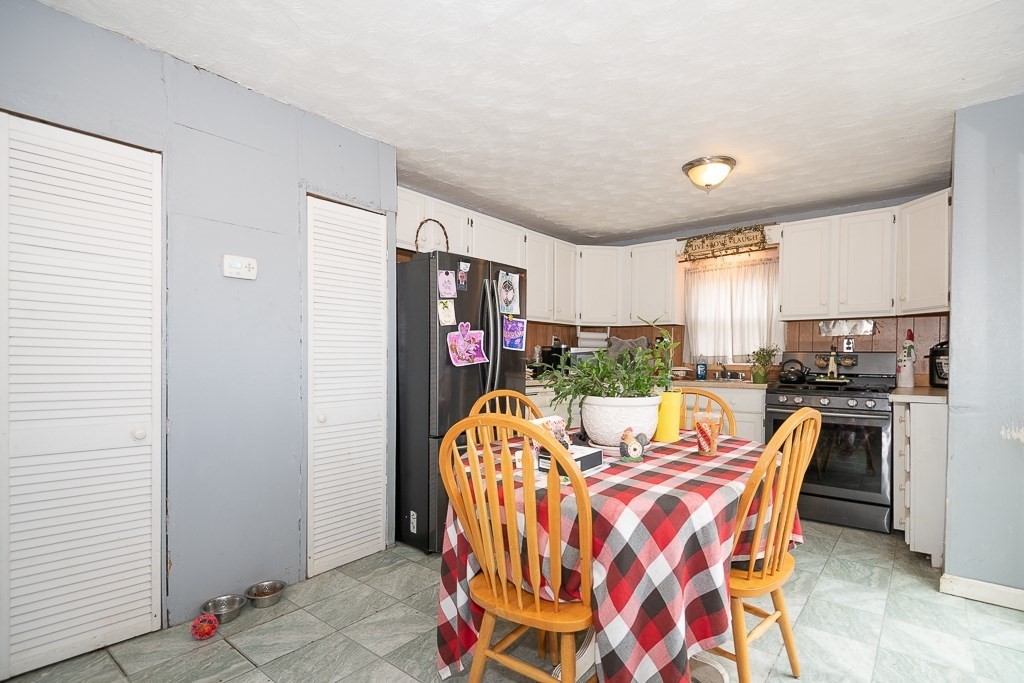 39 Greenwood Street Worcester, MA 01607 - Photo 4 of 15 Gallery Image 4