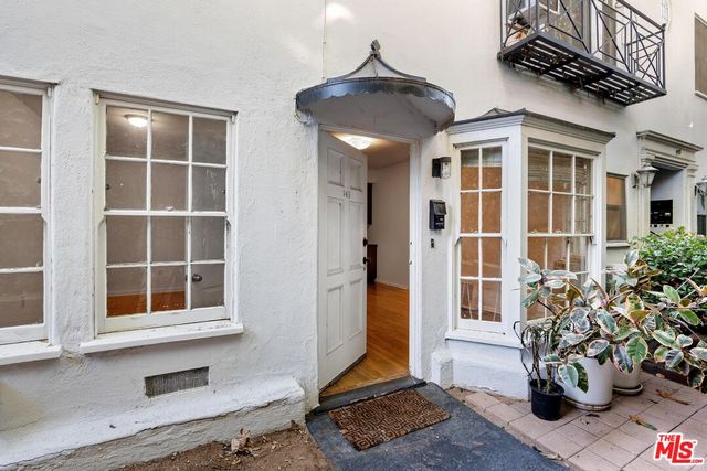 $2,195 | 965 North Doheny Drive, West Hollywood, CA 90069