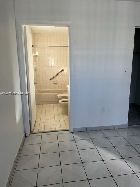 961 West 44th Street Hialeah, FL 33012 - Photo 24 of 35 a view of a hallway