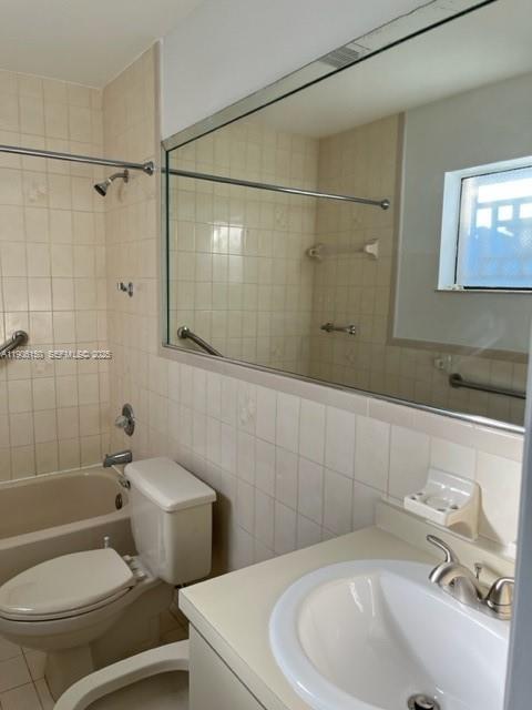 961 West 44th Street Hialeah, FL 33012 - Photo 27 of 35 a bathroom with a sink toilet and shower