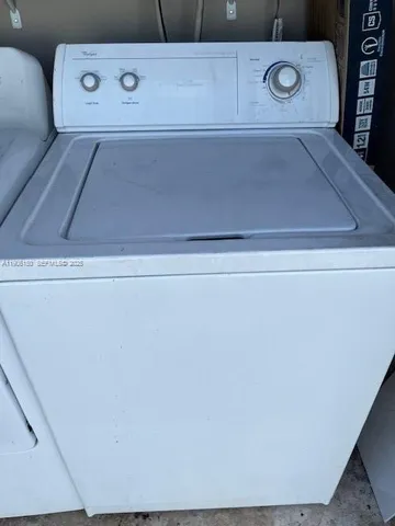 $3,000 | 961 West 44th Street, Hialeah, FL 33012