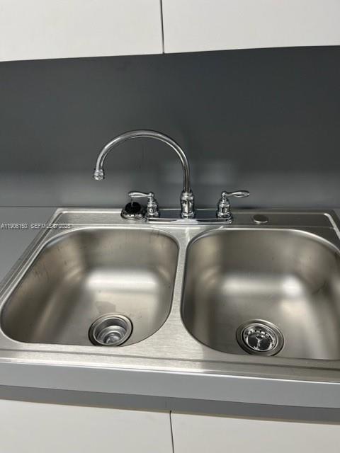 961 West 44th Street Hialeah, FL 33012 - Photo 4 of 35 a close view of sink