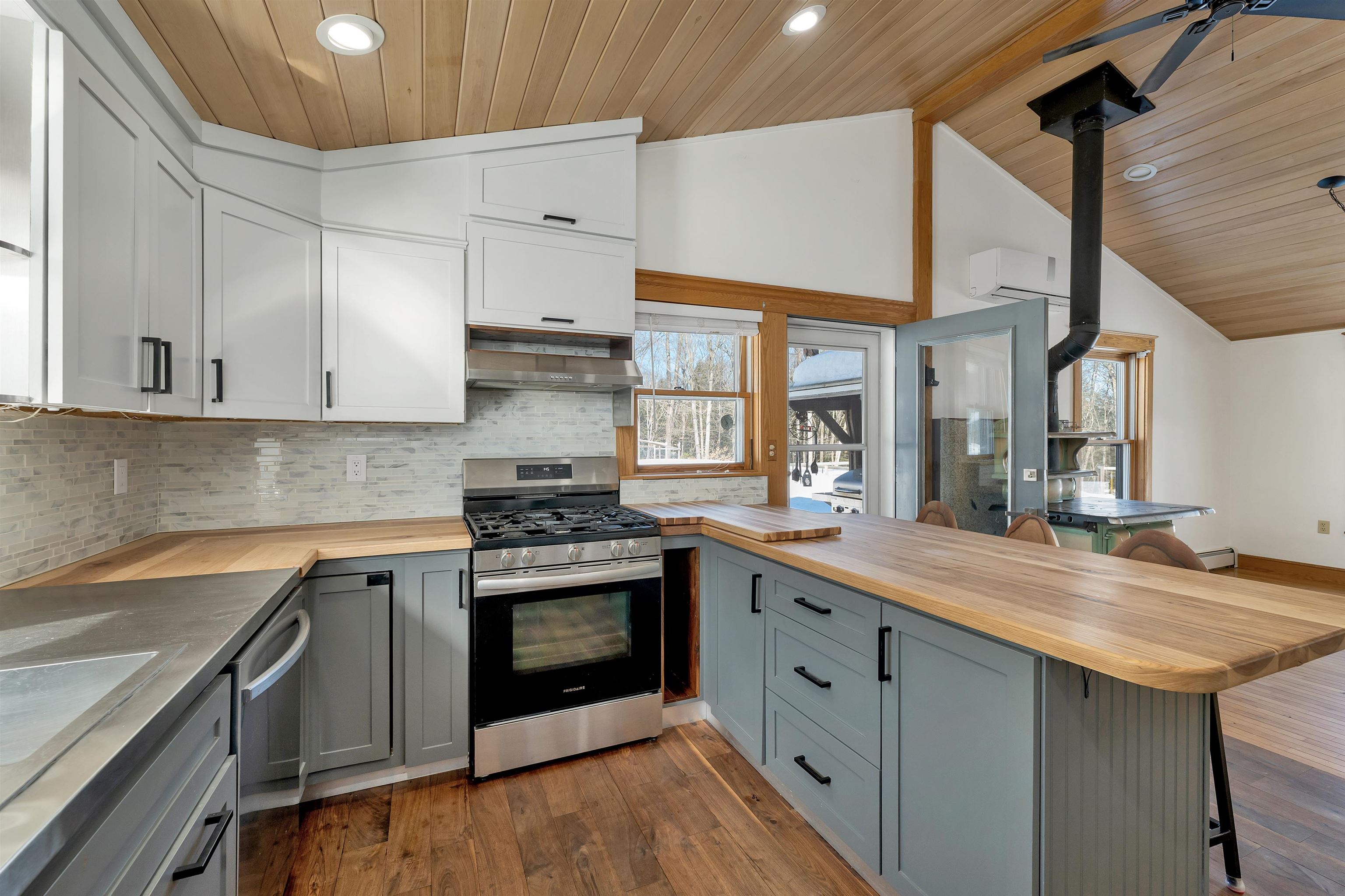 179 New Road Salisbury, NH 03235 - Photo 7 of 60