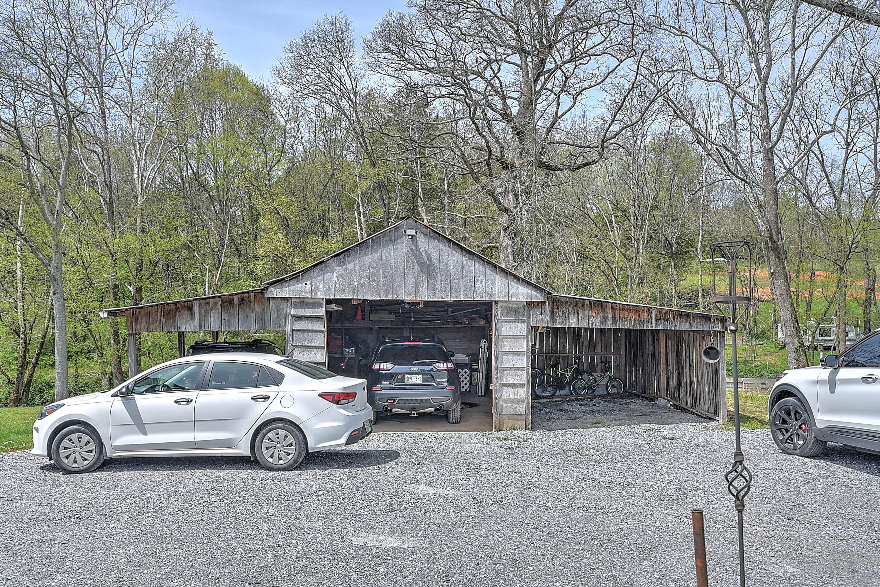 3080 Old State Rte 34 Limestone, TN 37681 - Photo 21 of 30 Garage