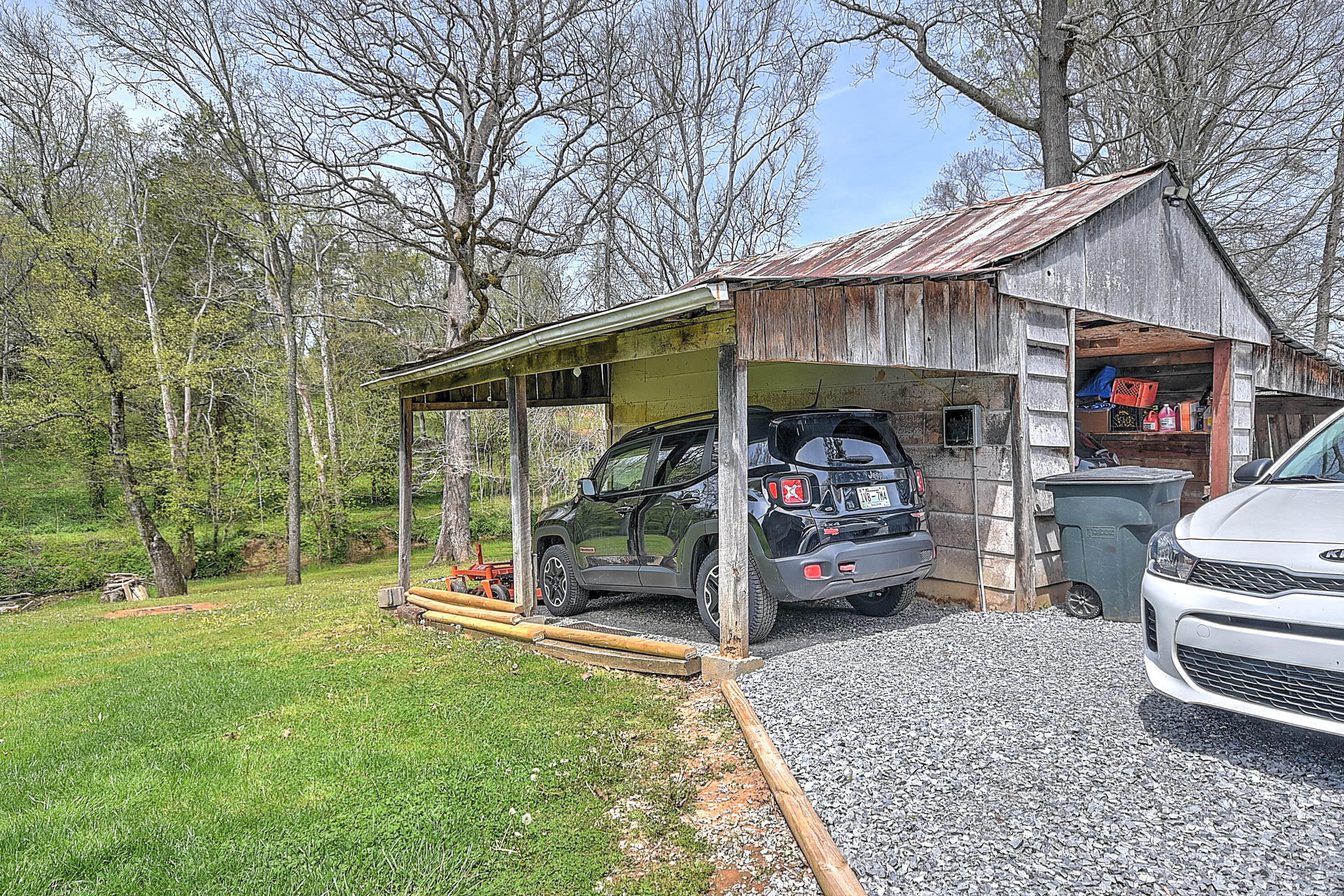 3080 Old State Rte 34 Limestone, TN 37681 - Photo 22 of 30 Garage
