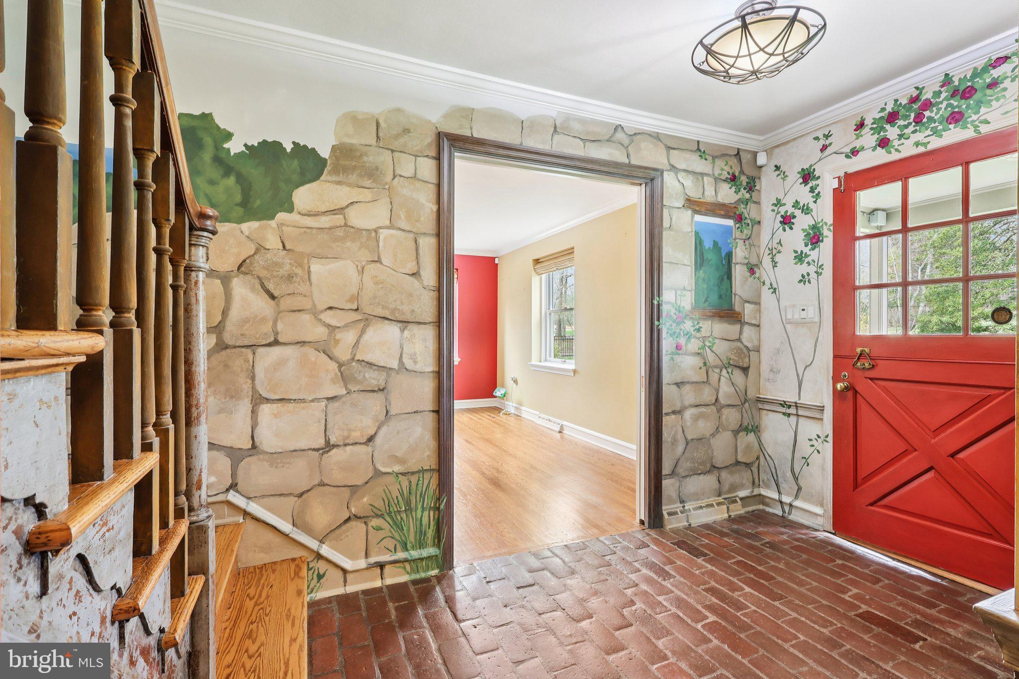 260 Mathers Road Ambler, PA 19002 - Photo 12 of 89 Foyer mural