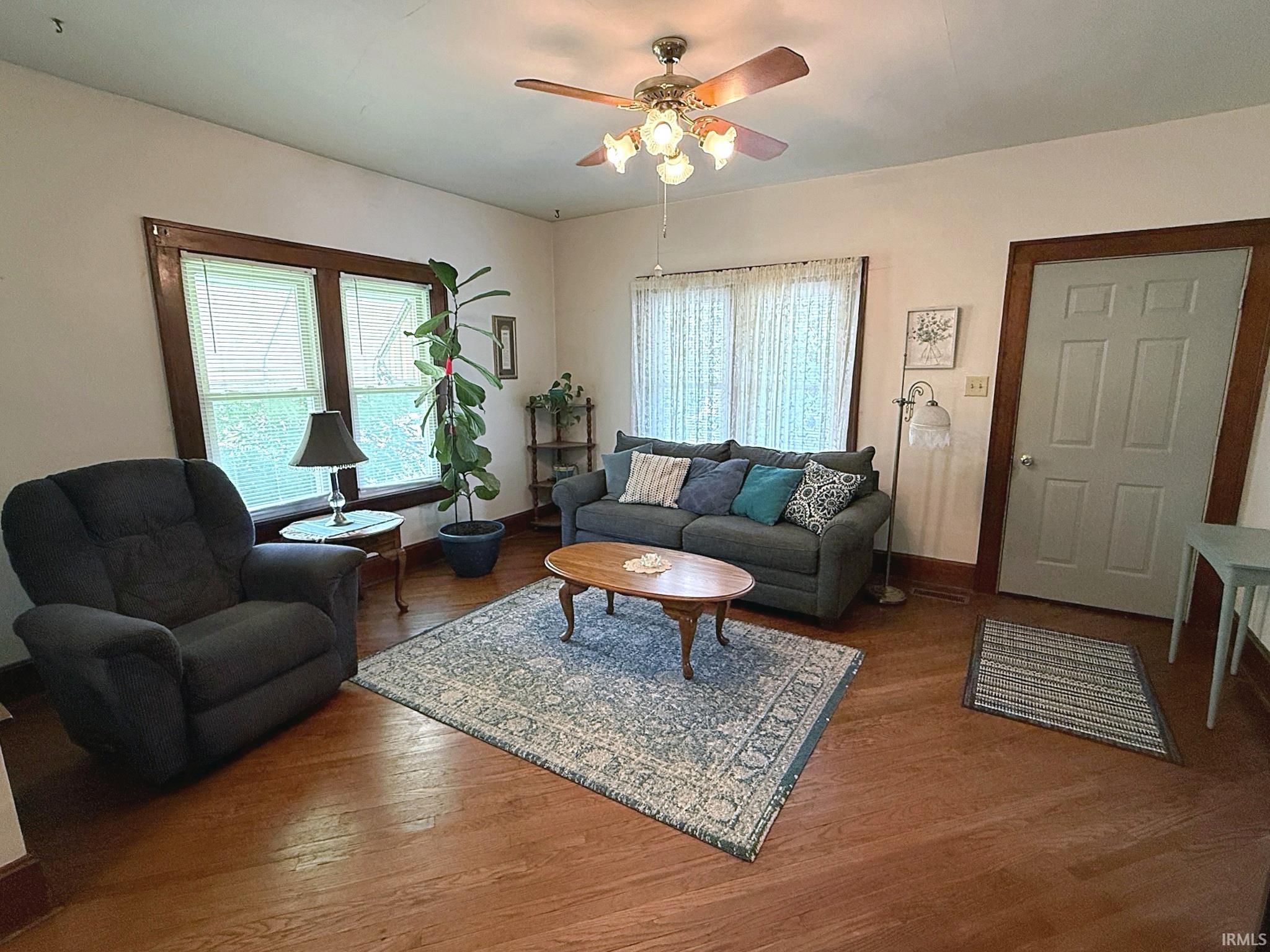 1305 State Street Washington, IN 47501 - Photo 5 of 34 Gallery Image 5