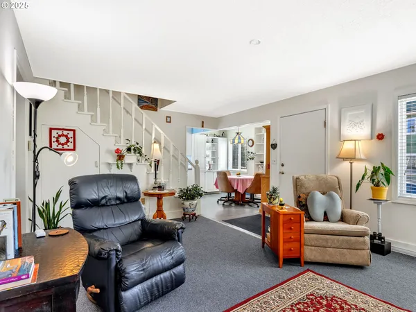$599,999 | 460 12th Avenue, Seaside, OR 97138