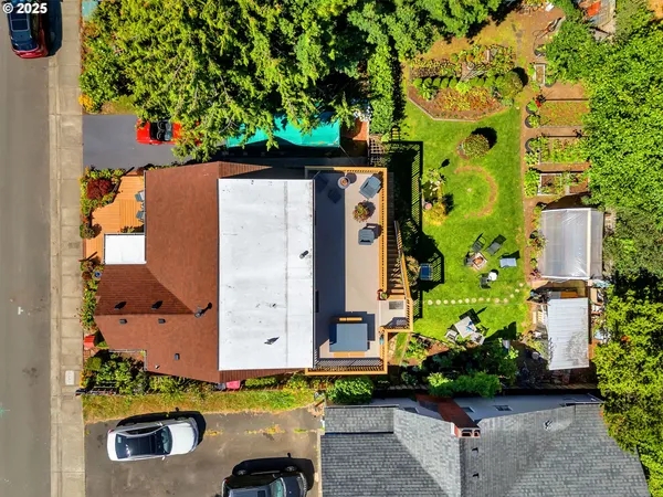 $599,999 | 460 12th Avenue, Seaside, OR 97138